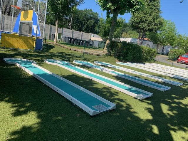 Camping Le Ruisseau Saint-André-de-Seignaux Buitenkant foto