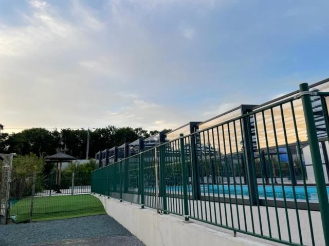 Camping Le Ruisseau Saint-André-de-Seignaux Buitenkant foto