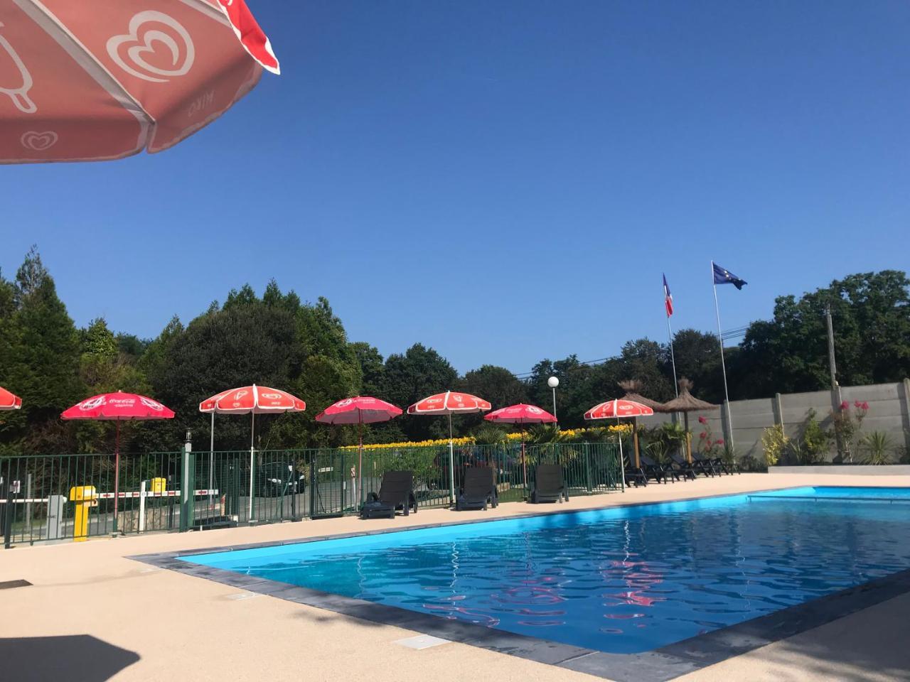 Camping Le Ruisseau Saint-André-de-Seignaux Buitenkant foto